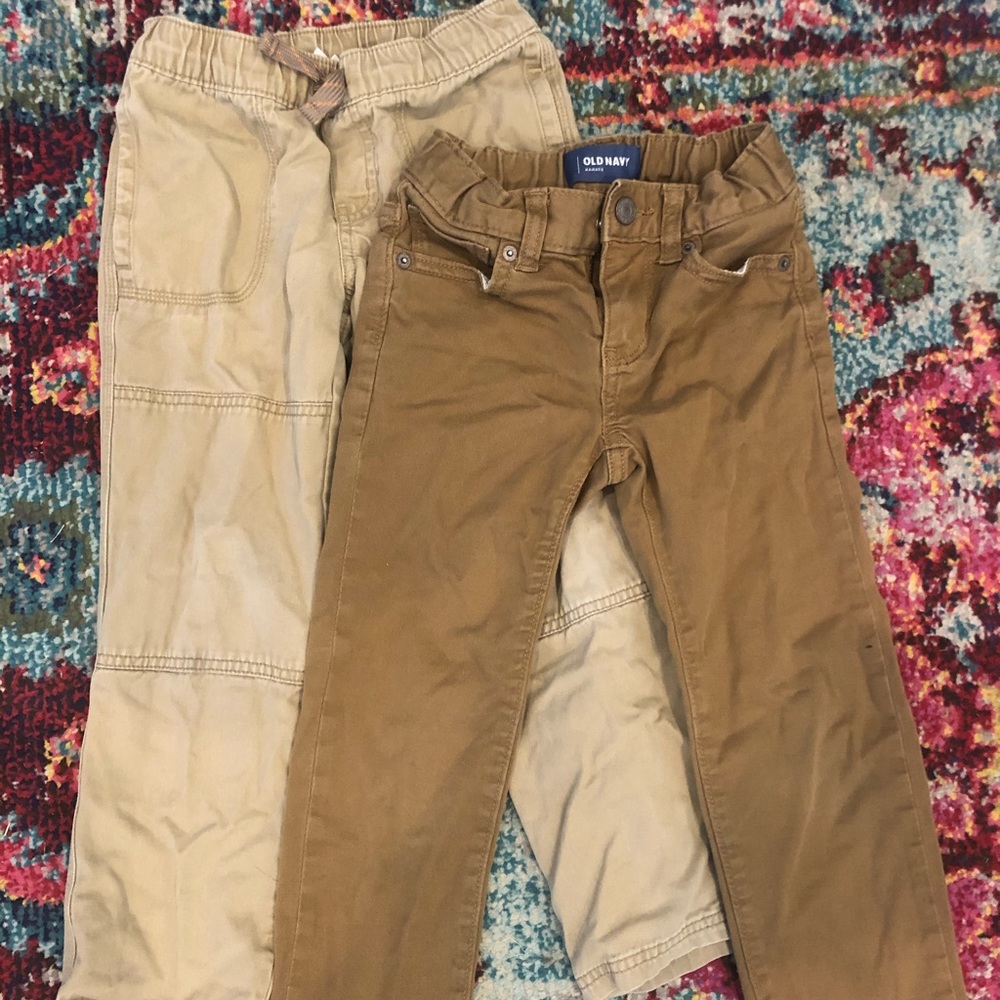 2 pairs of boys khaki pants. Great condition!